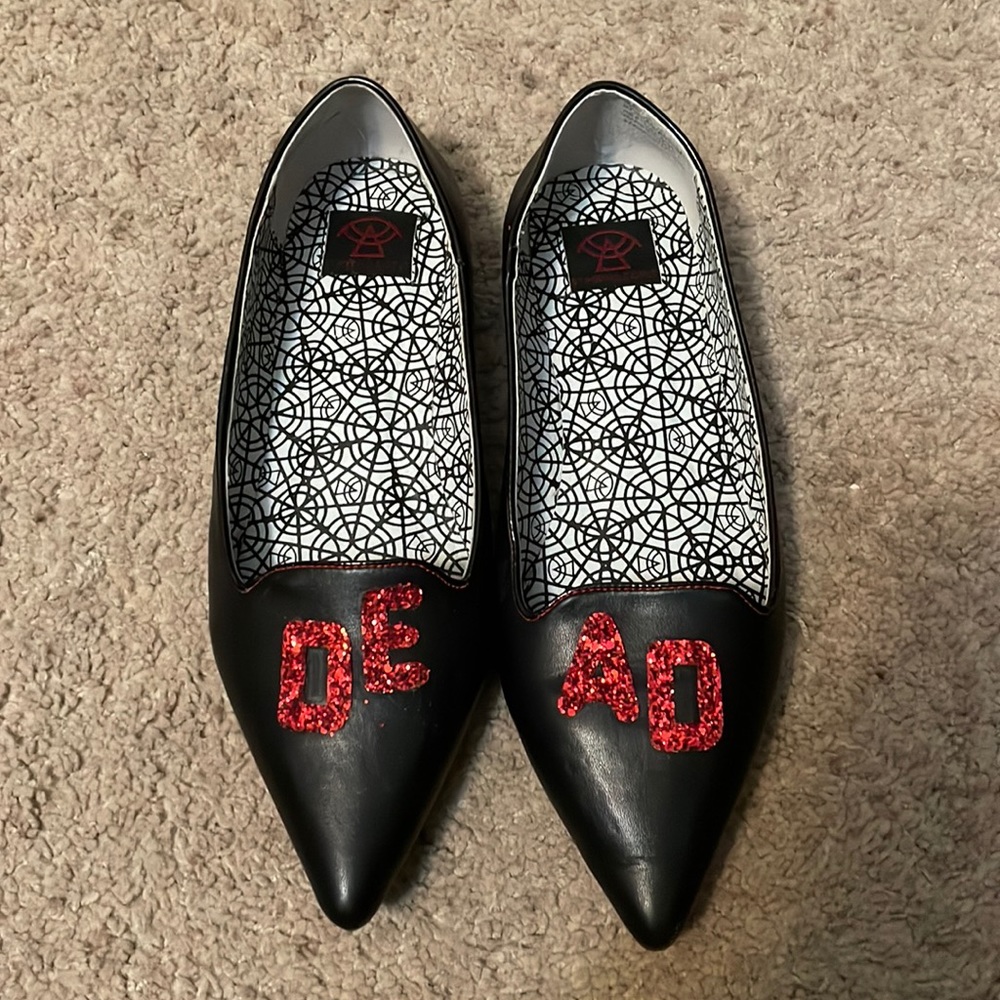 Strange cvlt DEAD flats